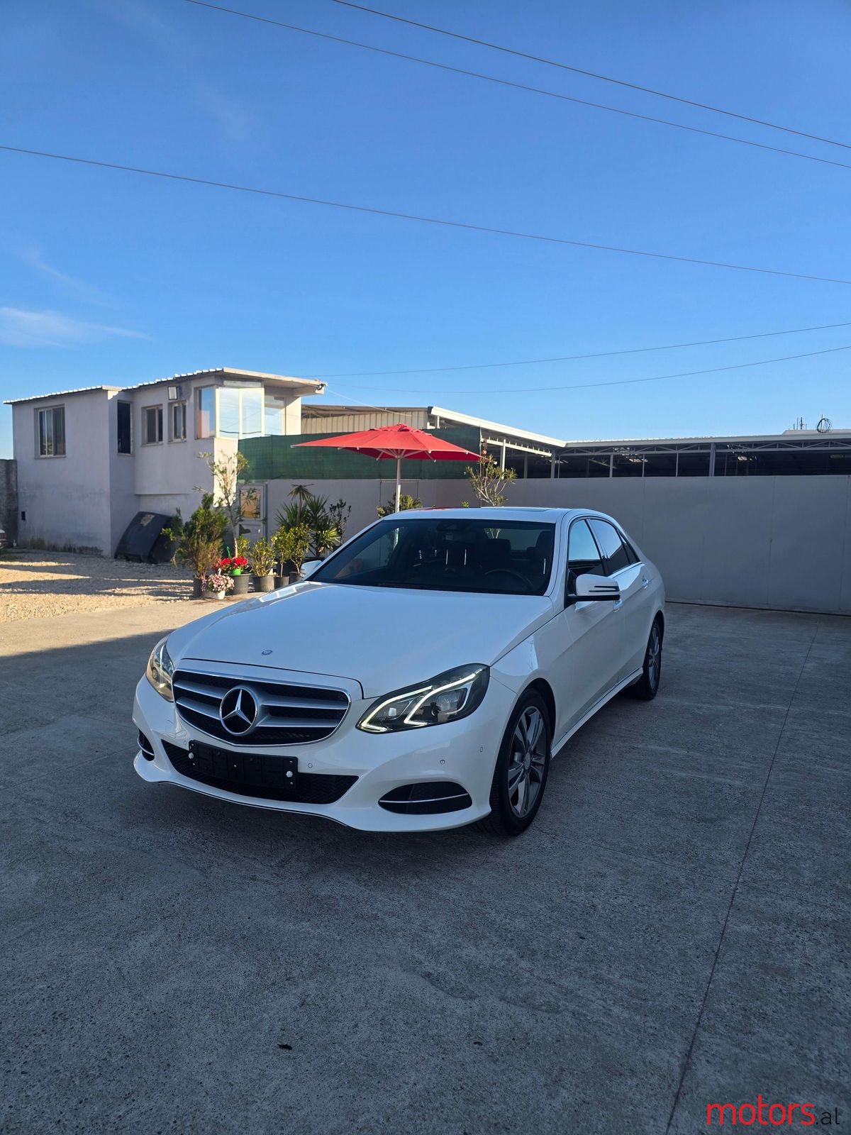 2014' Mercedes-Benz E 220 photo #1