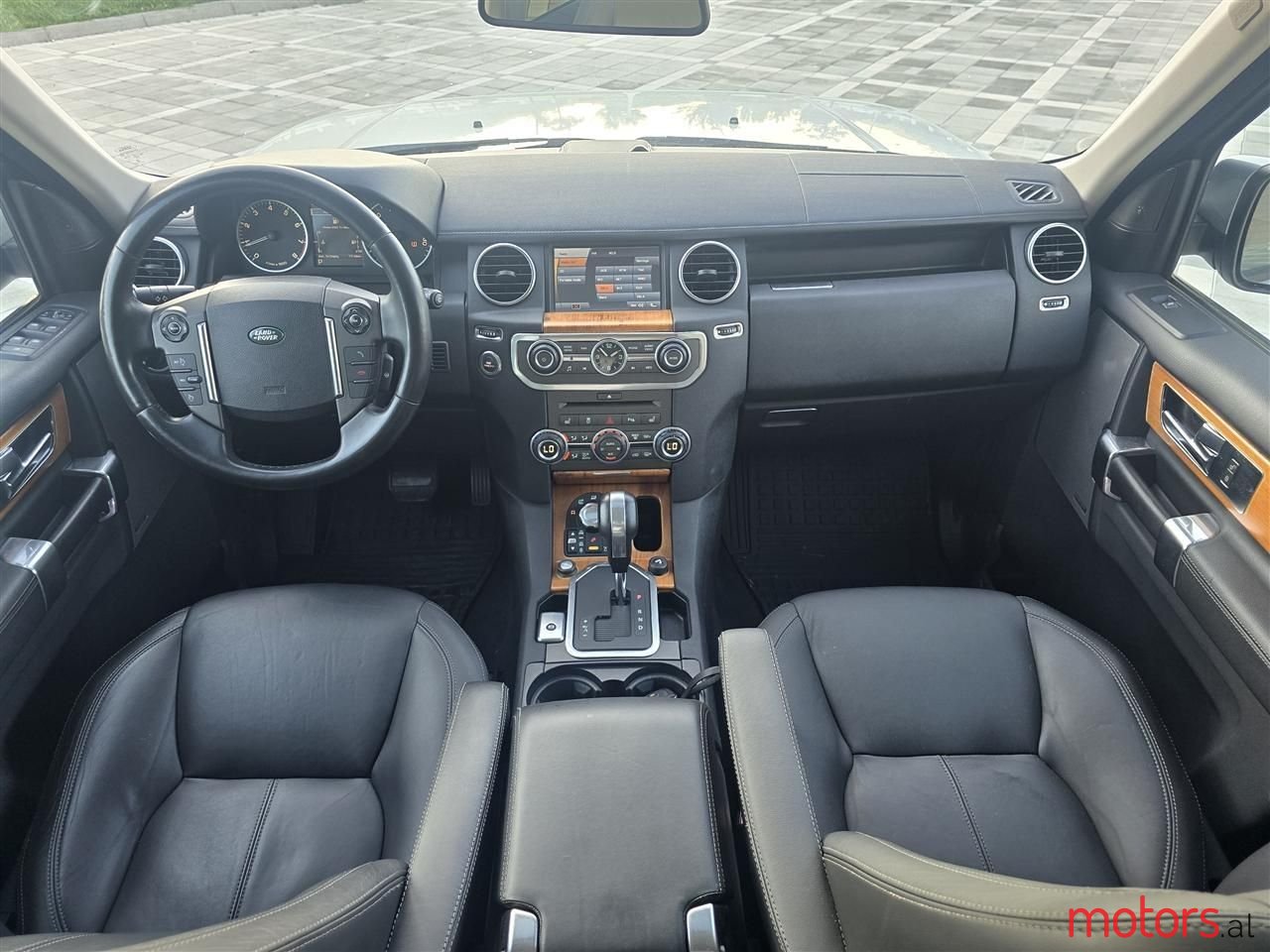 2012' Land Rover Discovery photo #6