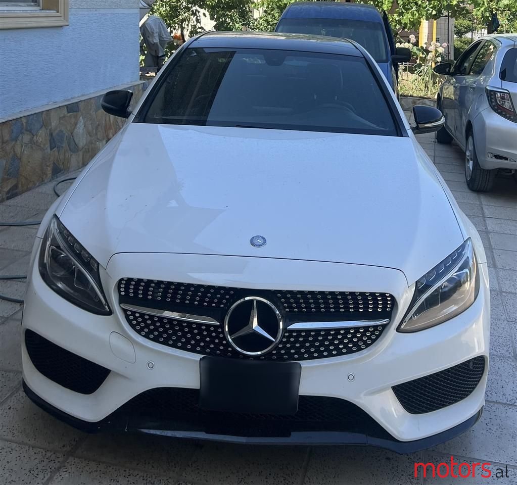 2015' Mercedes-Benz C 300 photo #1