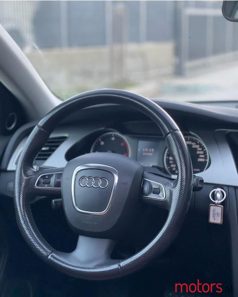 2010' Audi A4 photo #3