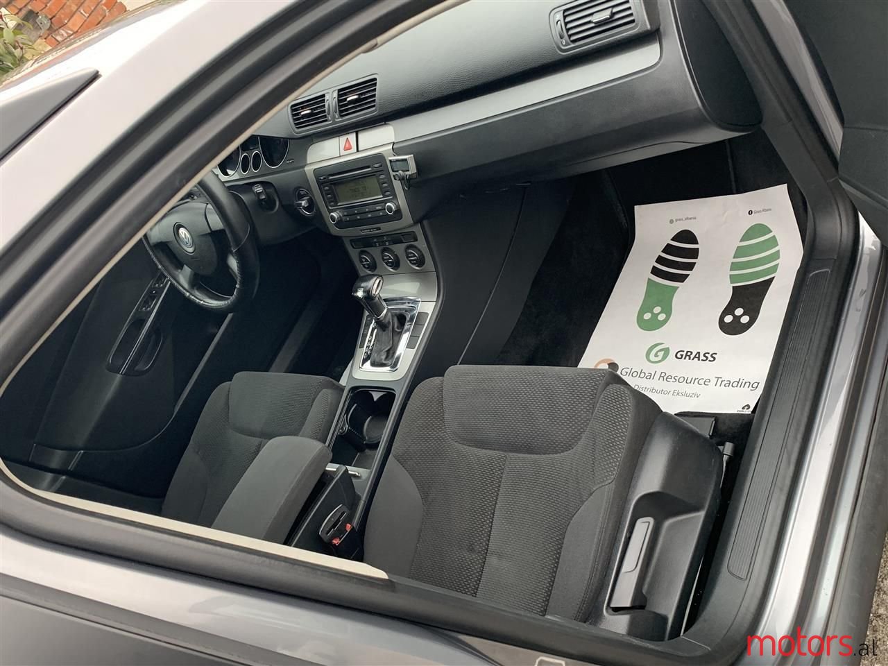 2006' Volkswagen Passat photo #5