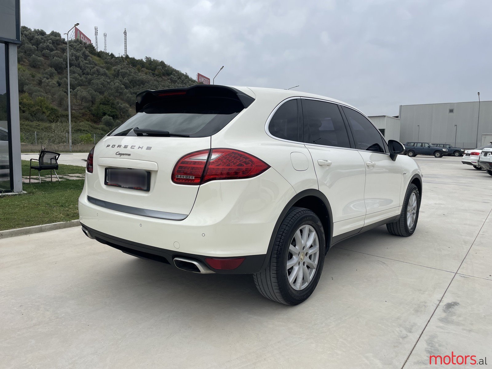 2011' Porsche Cayenne photo #3