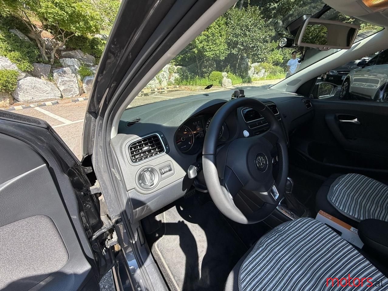 2013' Volkswagen Polo photo #4