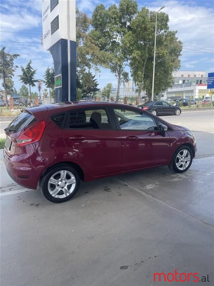 2010' Ford Fiesta photo #4