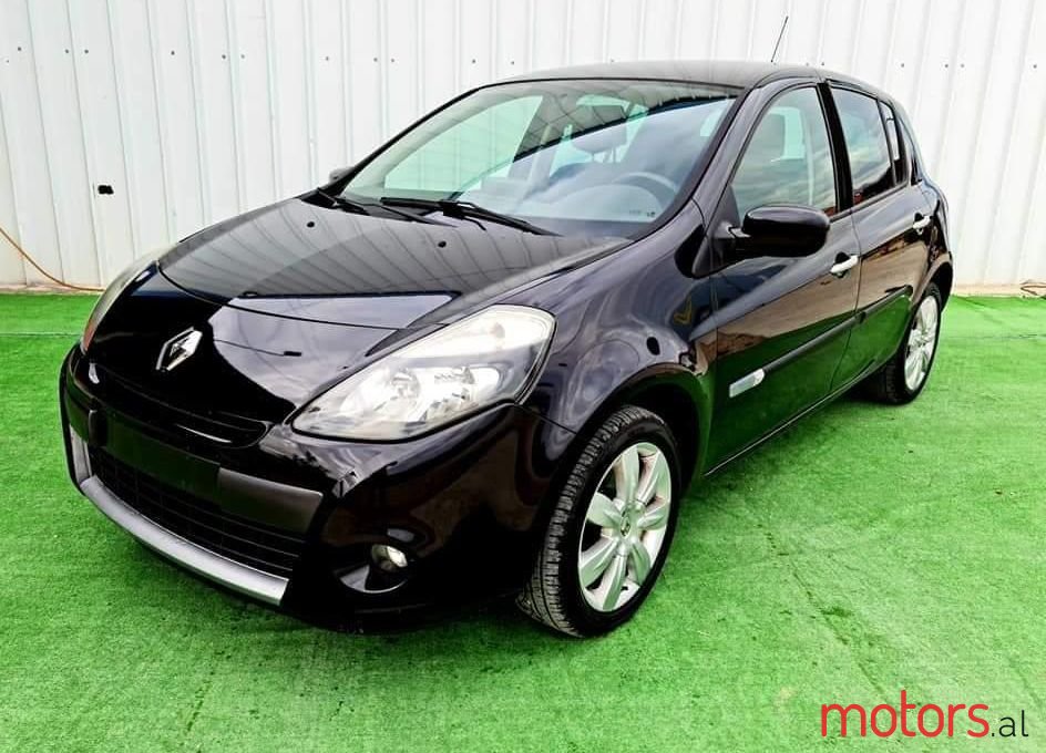 2010' Renault Clio photo #1