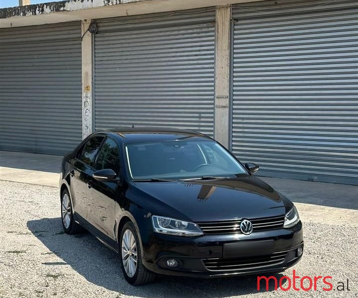 2012' Volkswagen Jetta photo #2