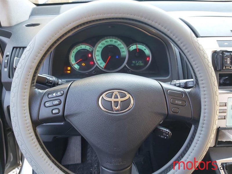 2007' Toyota Corolla Verso photo #5