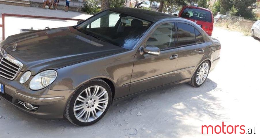 2008' Mercedes-Benz E 230 photo #1