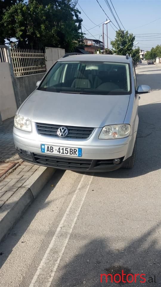 2005' Volkswagen Touran photo #5