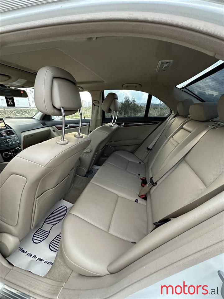 2011' Mercedes-Benz C 300 photo #5