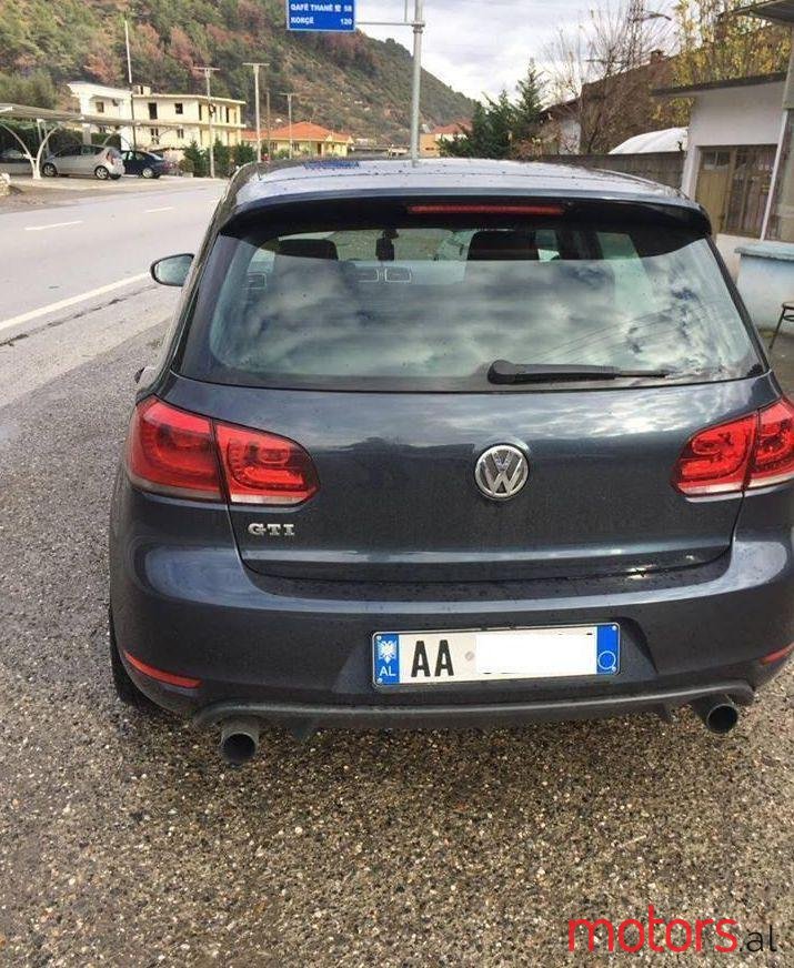 2011' Volkswagen Golf photo #1