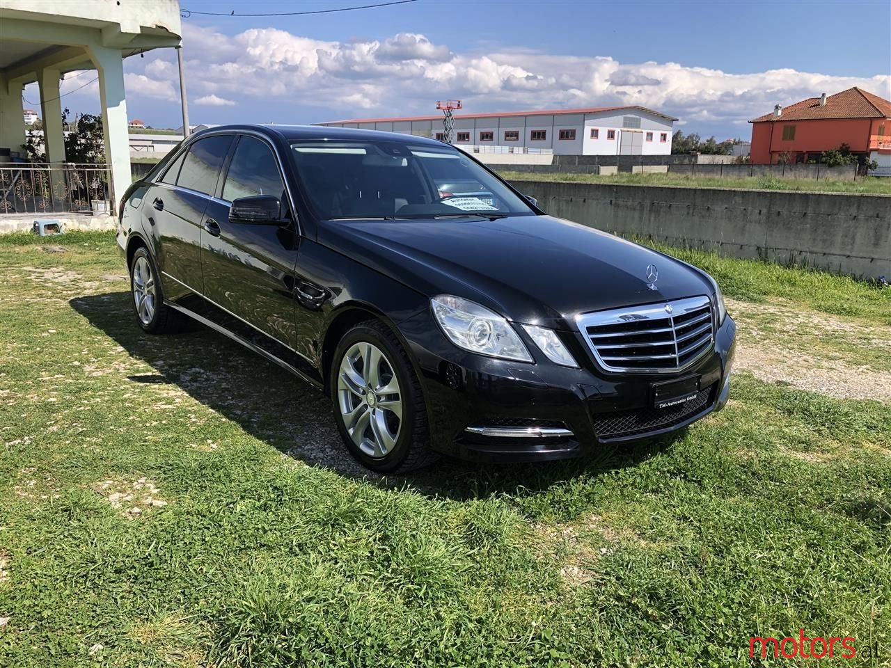 2011' Mercedes-Benz E 220 photo #6