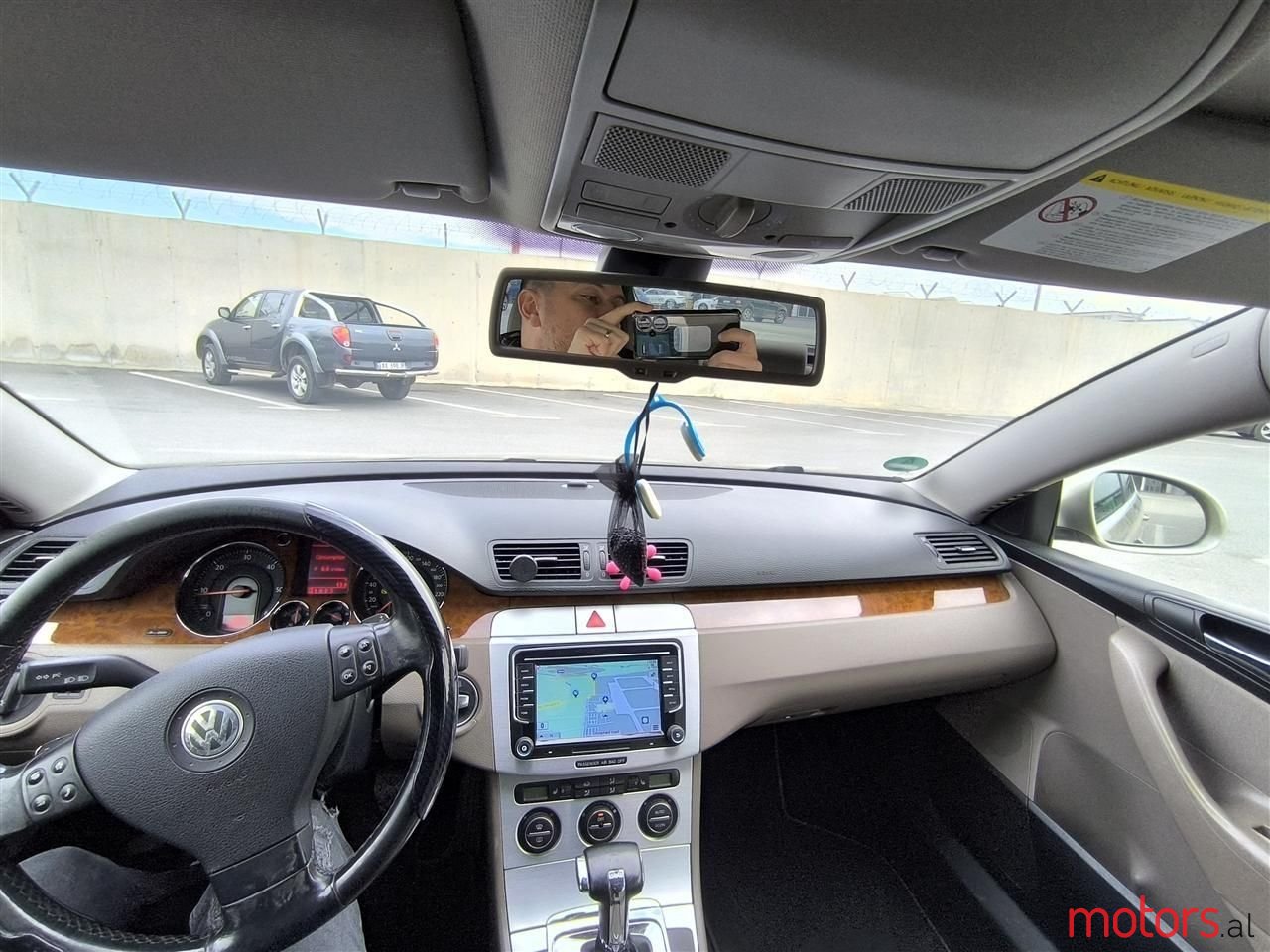 2006' Volkswagen Passat photo #6