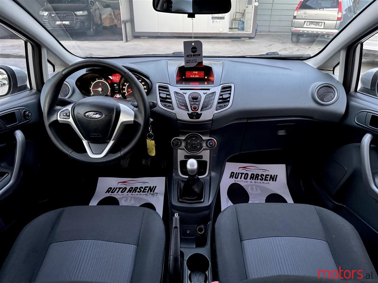 2011' Ford Fiesta photo #5