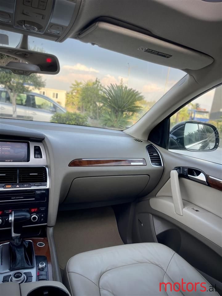 2011' Audi Q7 photo #6