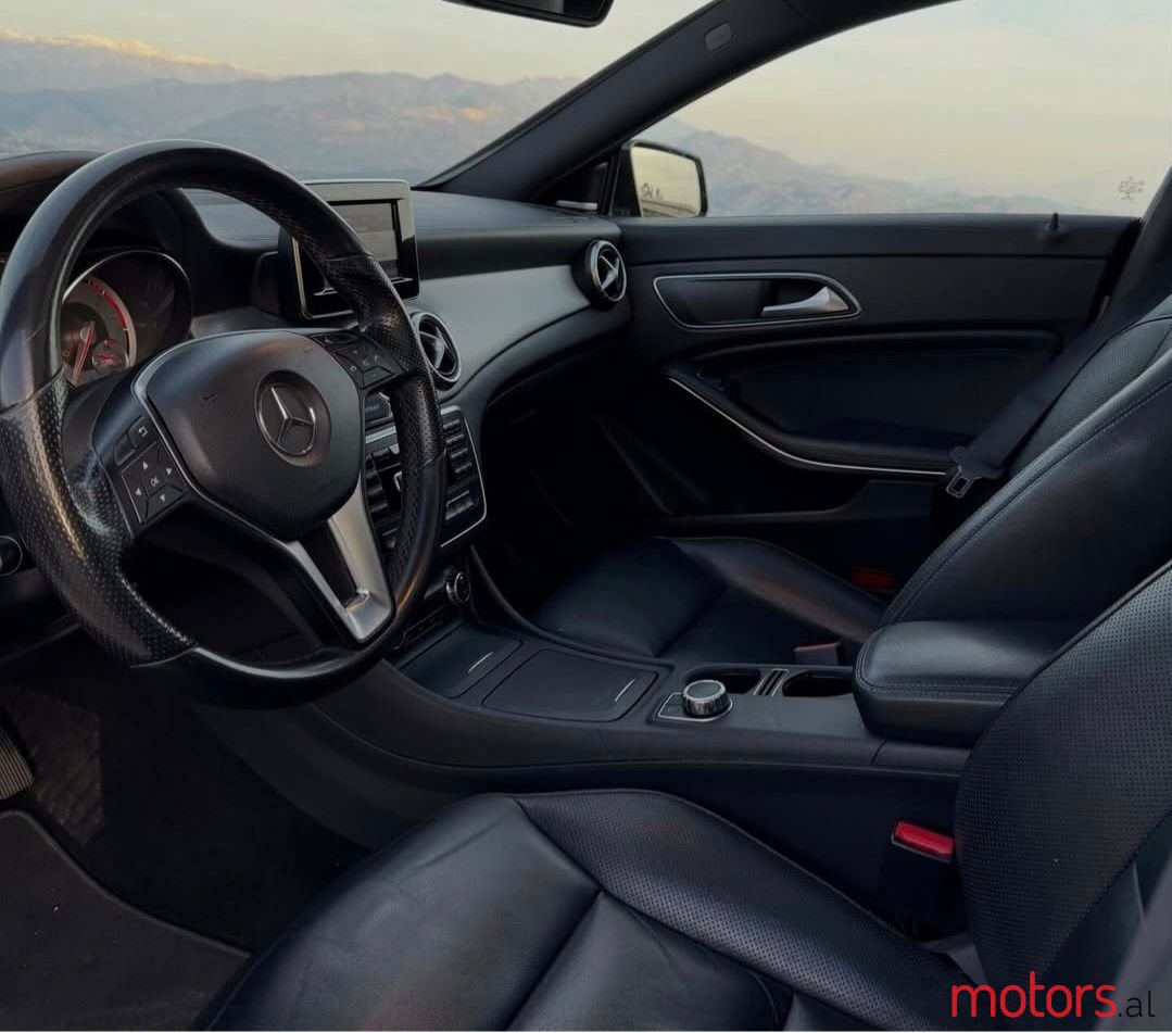 2014' Mercedes-Benz CLA 250 photo #5
