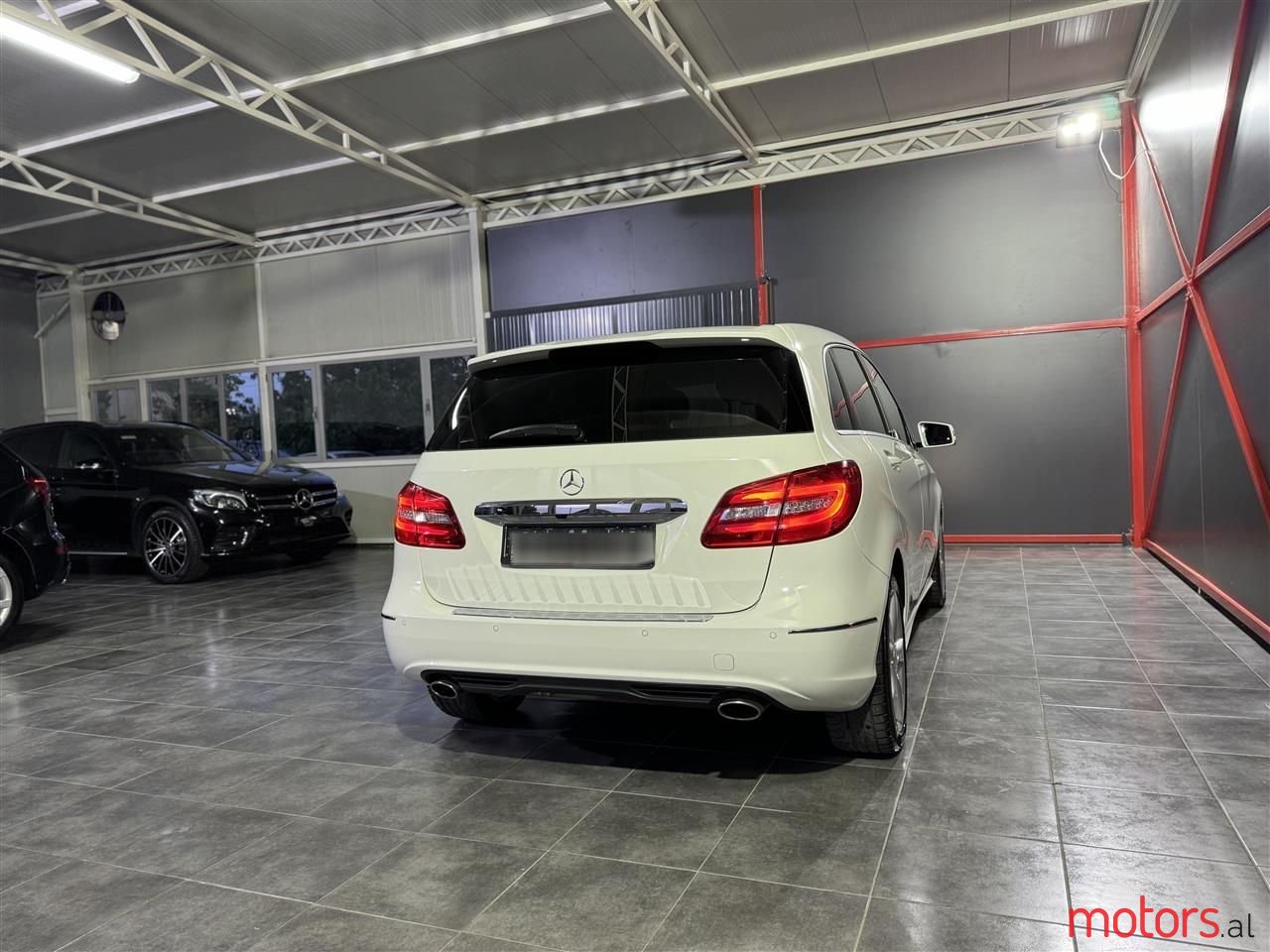 2012' Mercedes-Benz B 200 photo #3