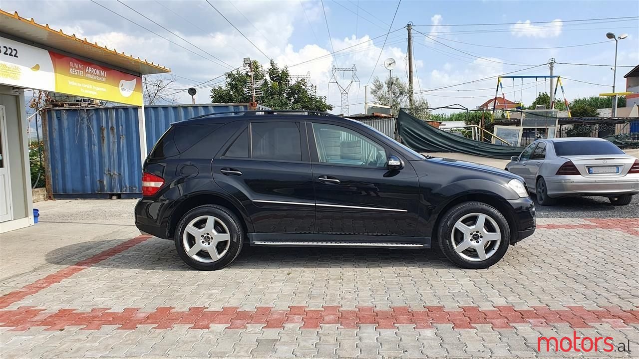 2005' Mercedes-Benz ML 320 photo #6