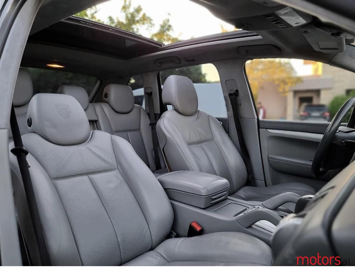 2008' Porsche Cayenne photo #4