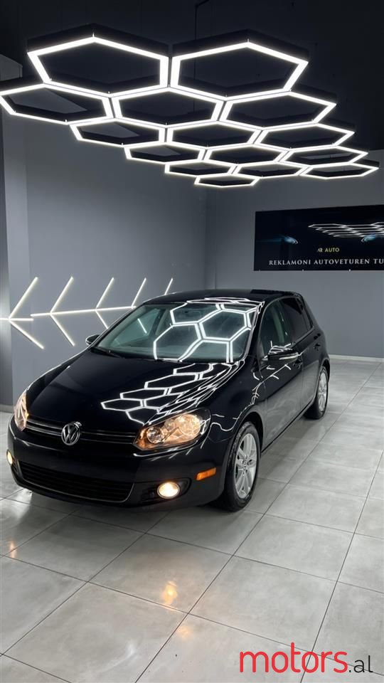 2010' Volkswagen Golf photo #1