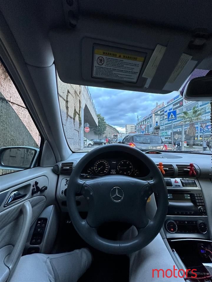 2006' Mercedes-Benz 220 photo #6