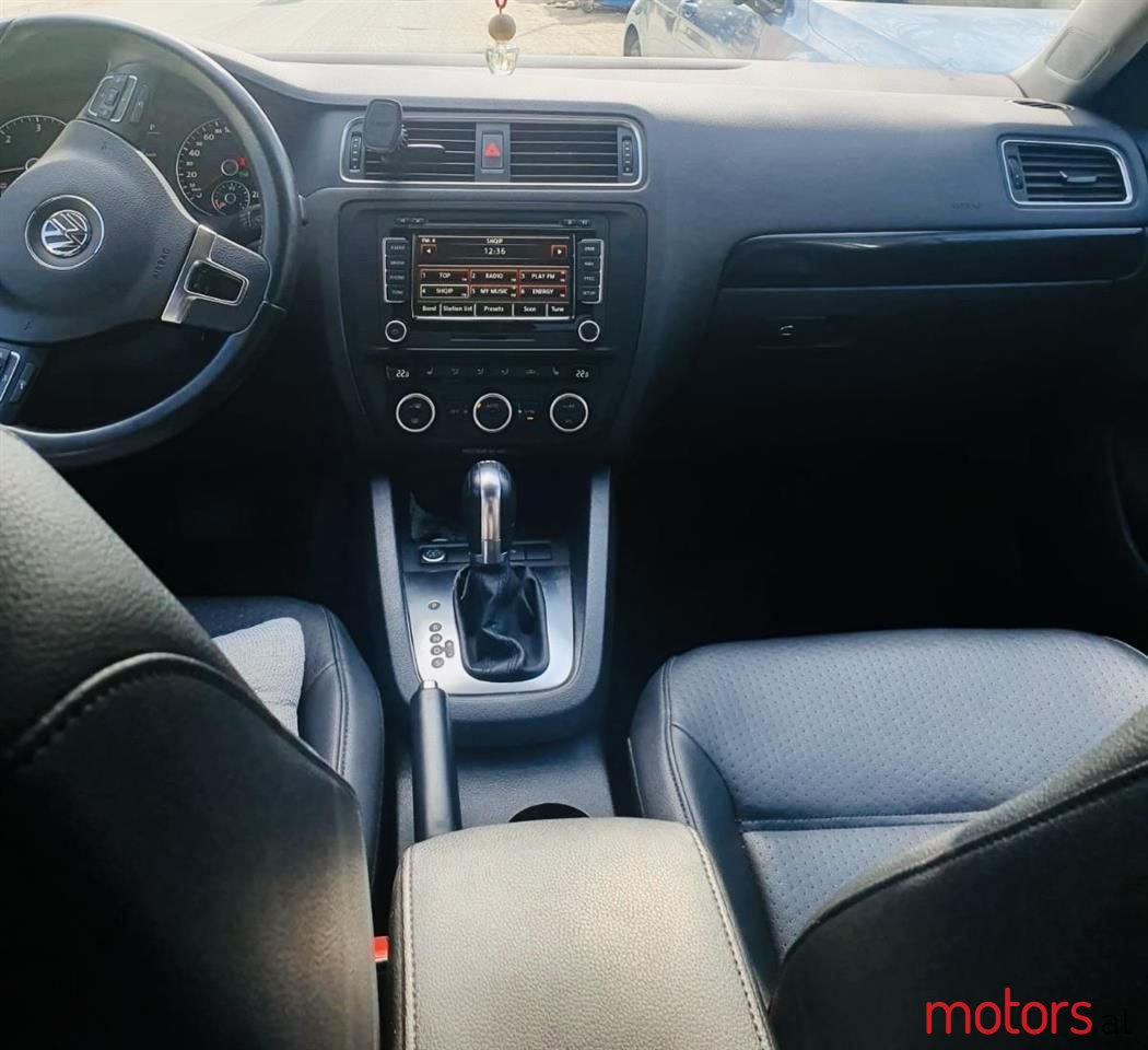 2013' Volkswagen Jetta photo #5