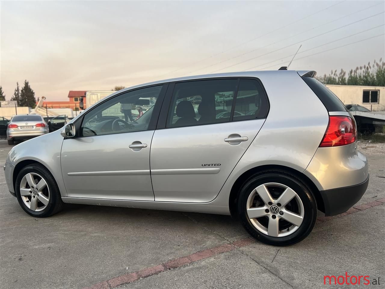 2008' Volkswagen Golf photo #5