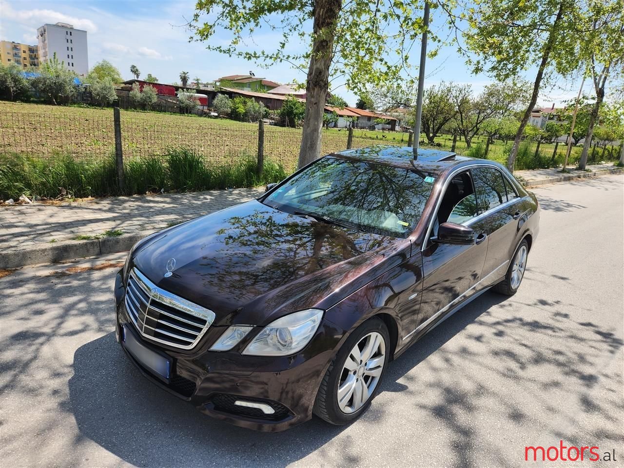 2009' Mercedes-Benz E 350 photo #1