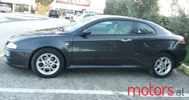 2006' Alfa Romeo GT photo #2