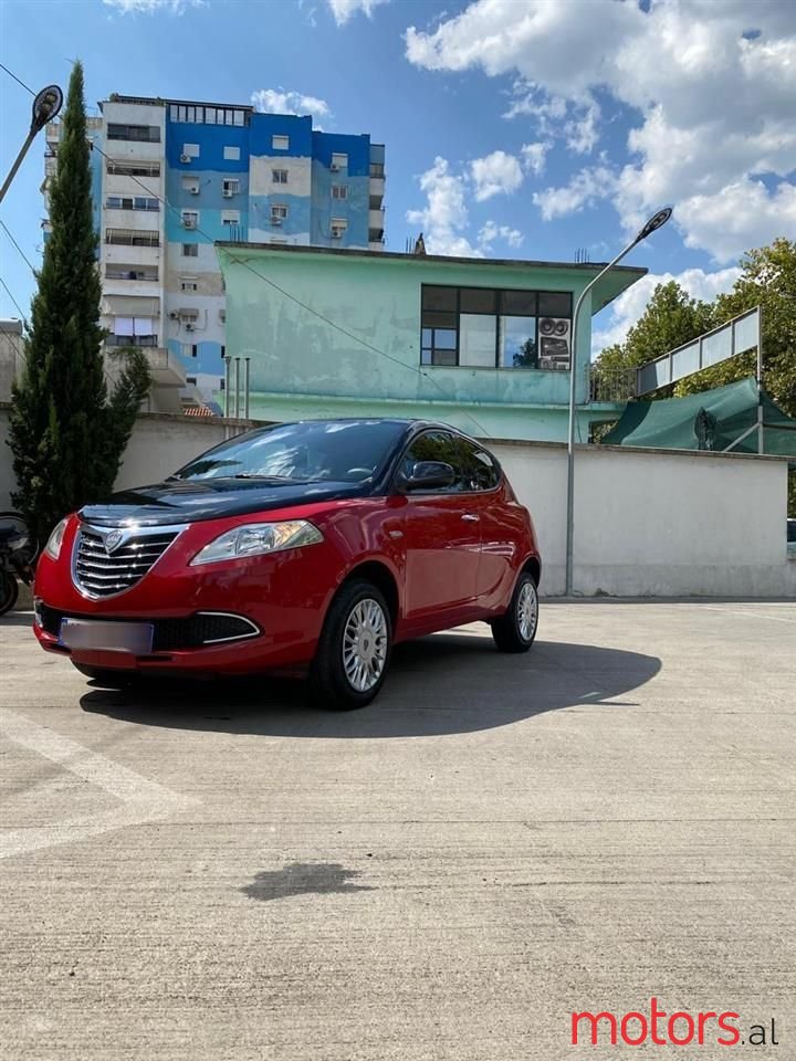 2014' Lancia Ypsilon photo #4