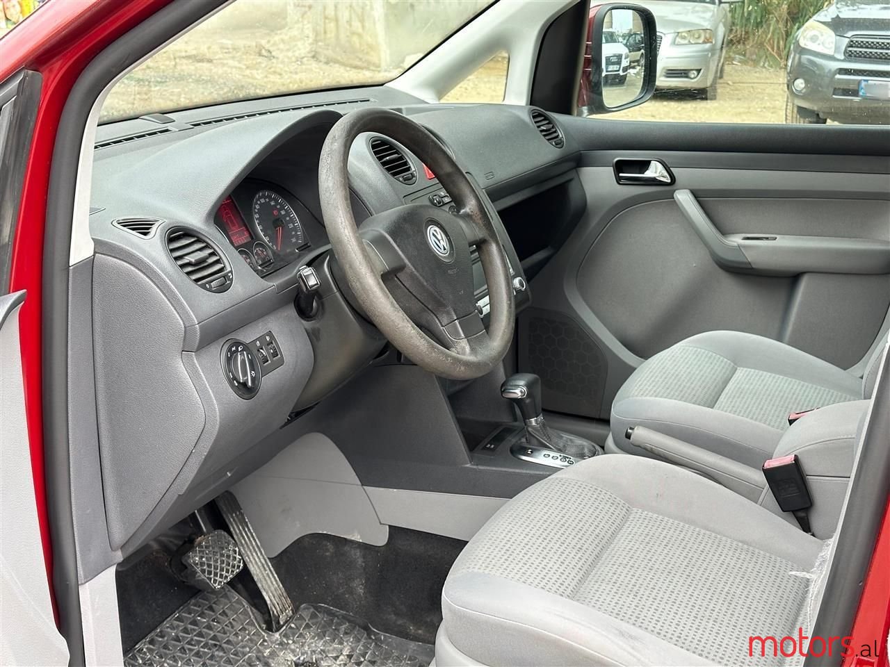 2010' Volkswagen Caddy photo #6