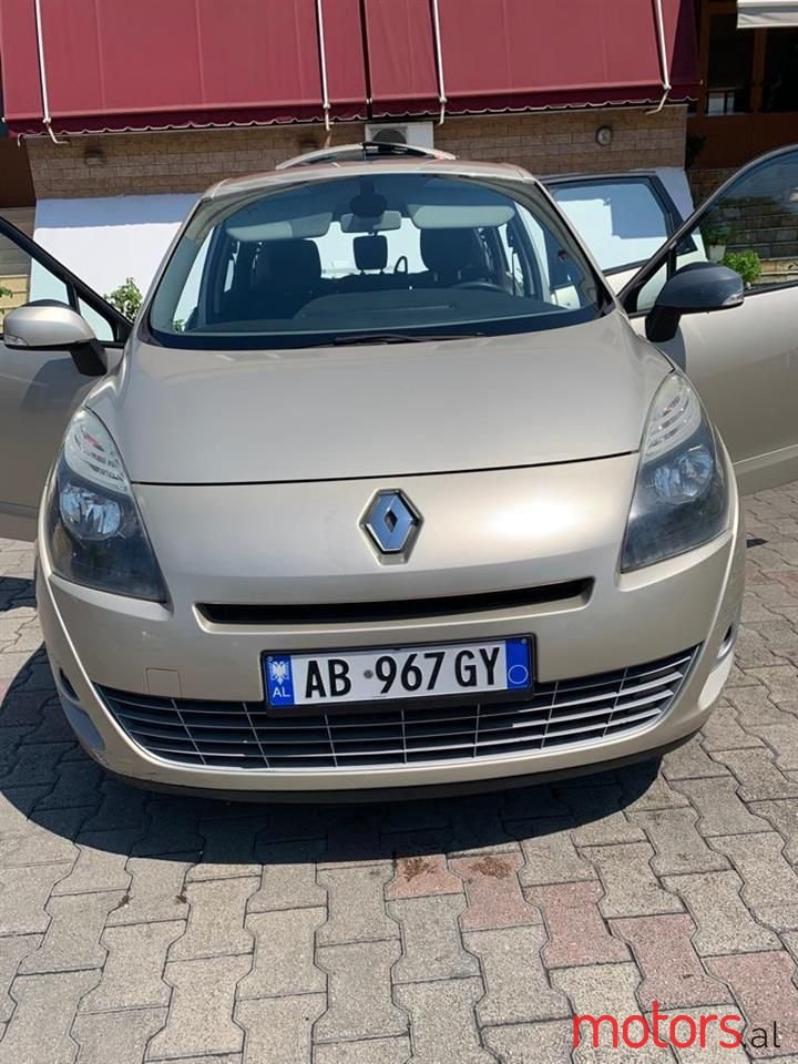 2009' Renault Scenic photo #1