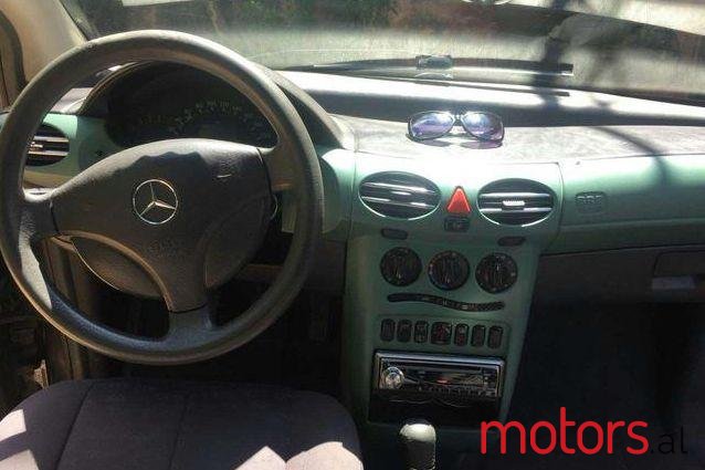 2001' Mercedes-Benz A-Class photo #2