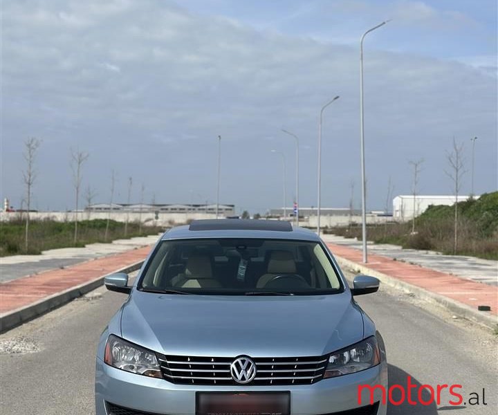 2013' Volkswagen Passat photo #6