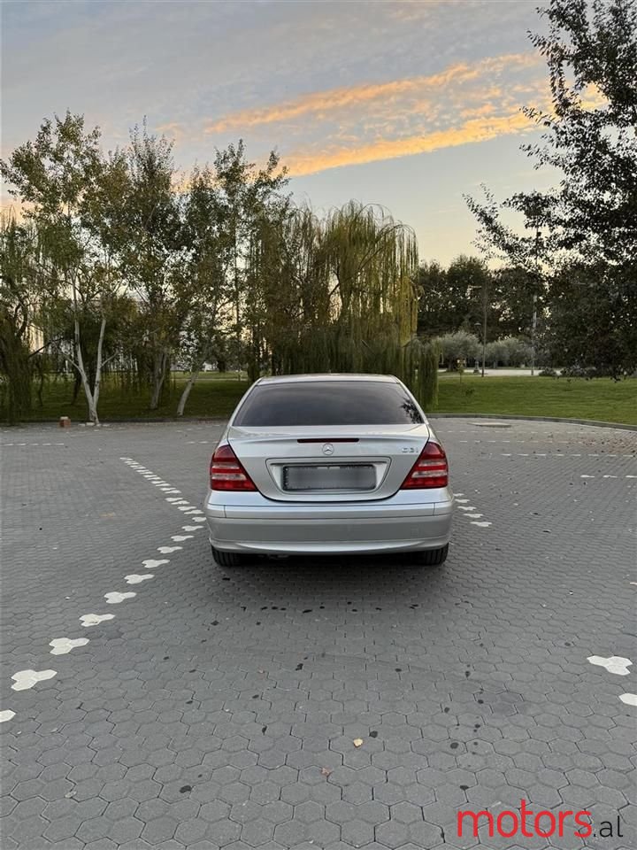 2005' Mercedes-Benz C 220 photo #2