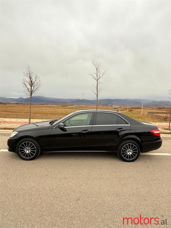 2010' Mercedes-Benz E 220 photo #4
