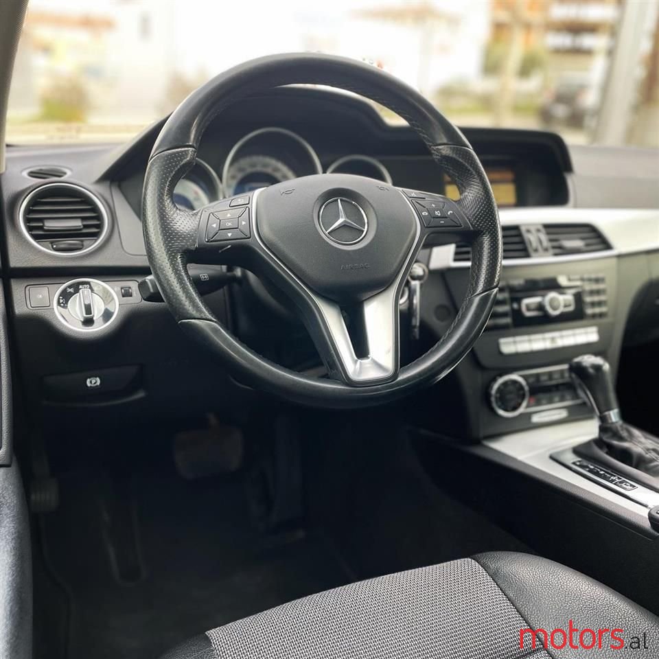 2012' Mercedes-Benz C 200 photo #6