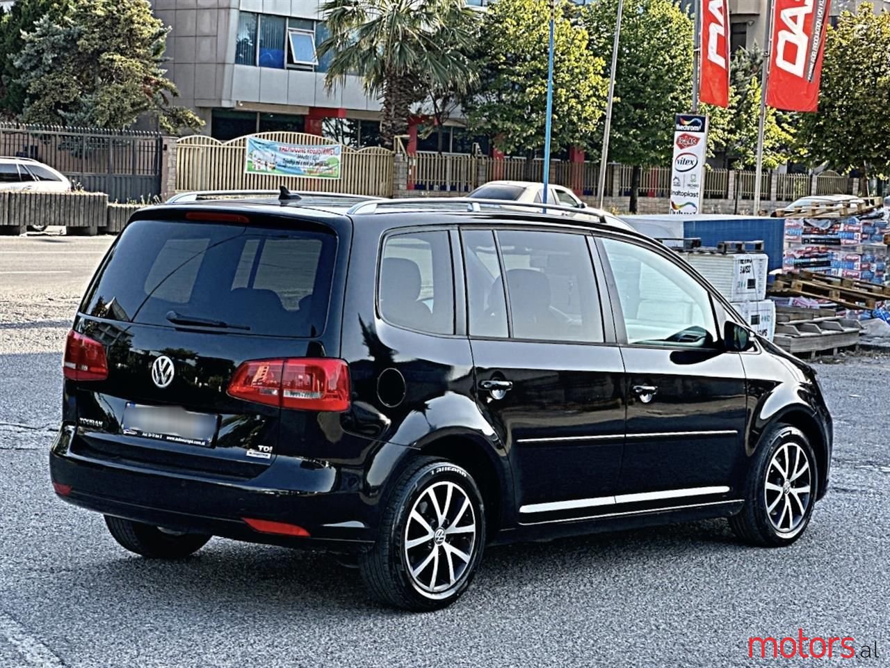 2014' Volkswagen Touran photo #4