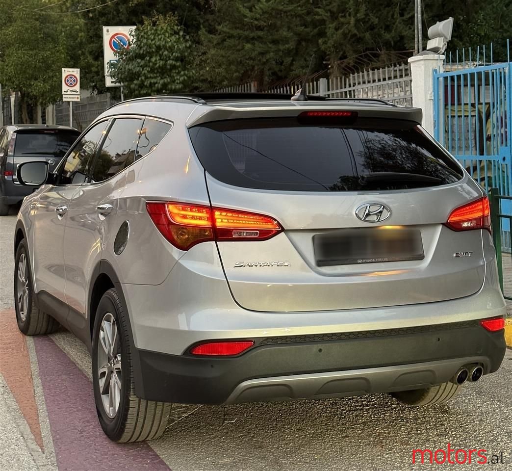 2013' Hyundai Santa Fe photo #4