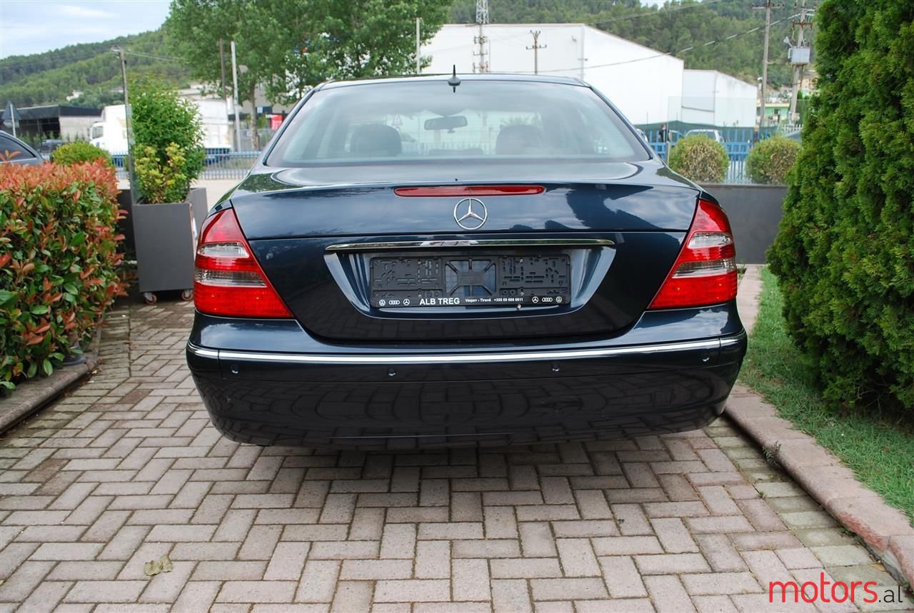 2006' Mercedes-Benz E 220 photo #2