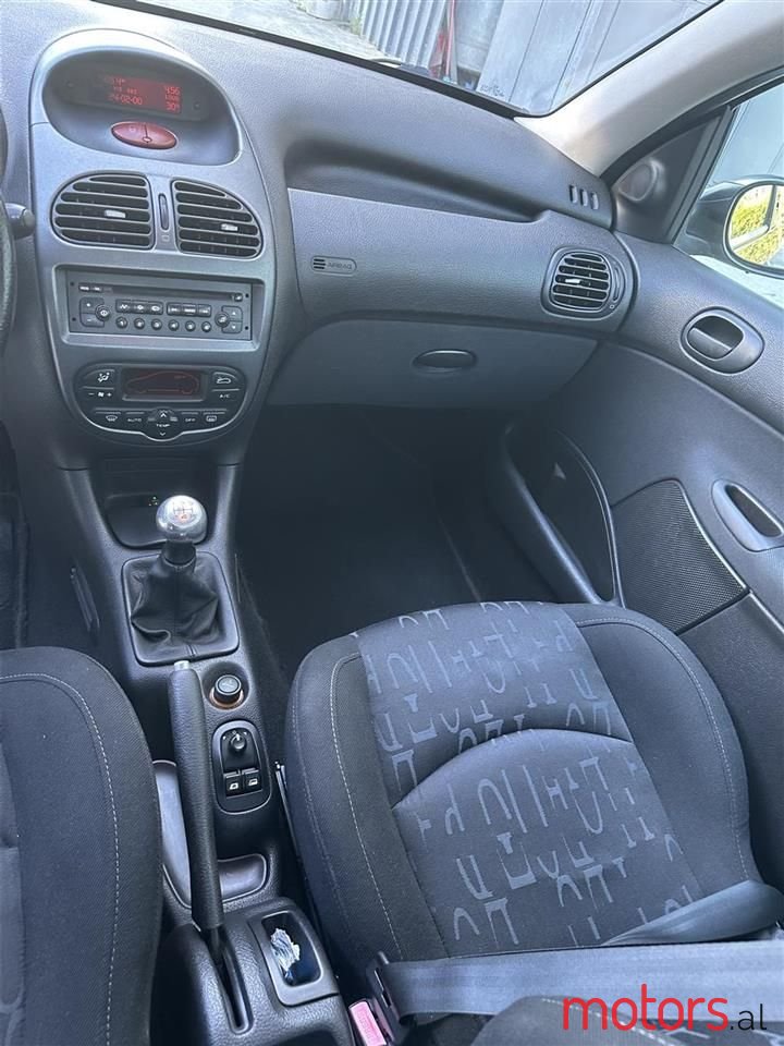 2006' Peugeot 206 photo #2