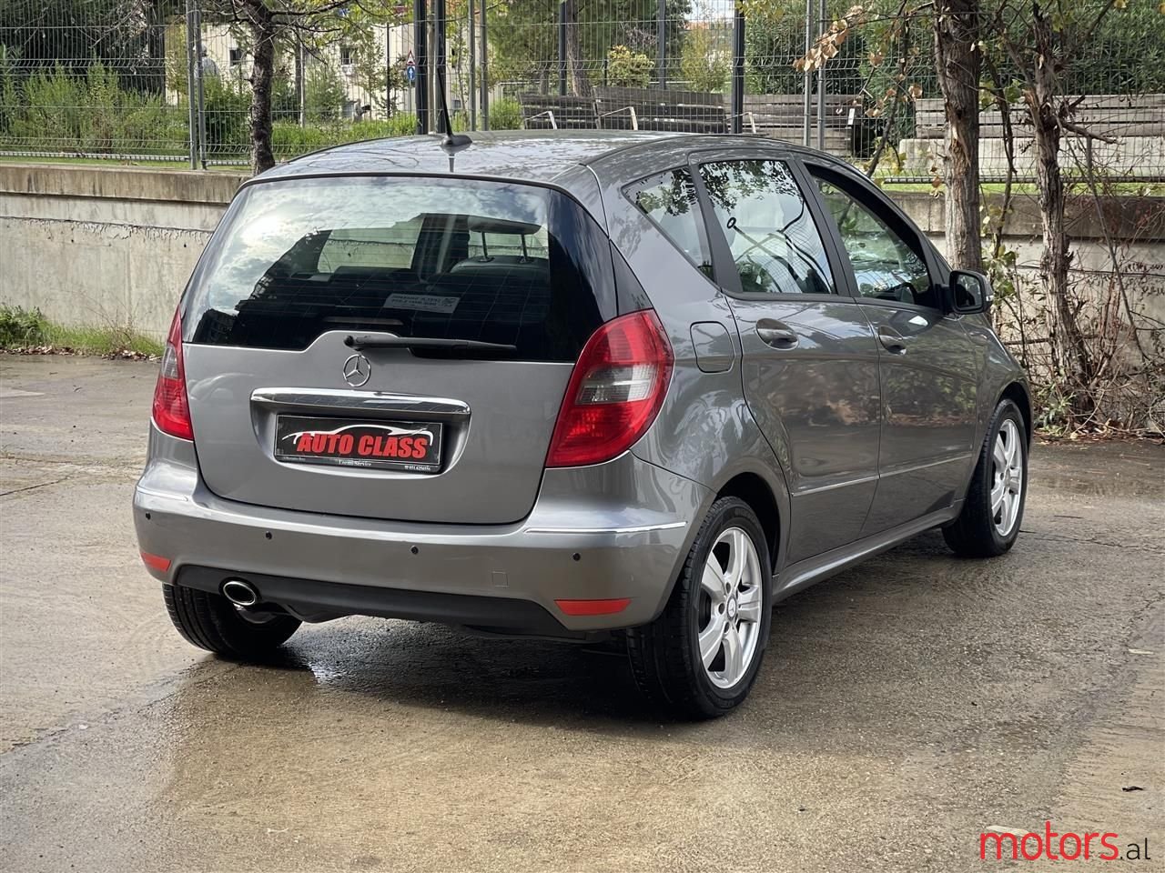 2009' Mercedes-Benz A 150 photo #3