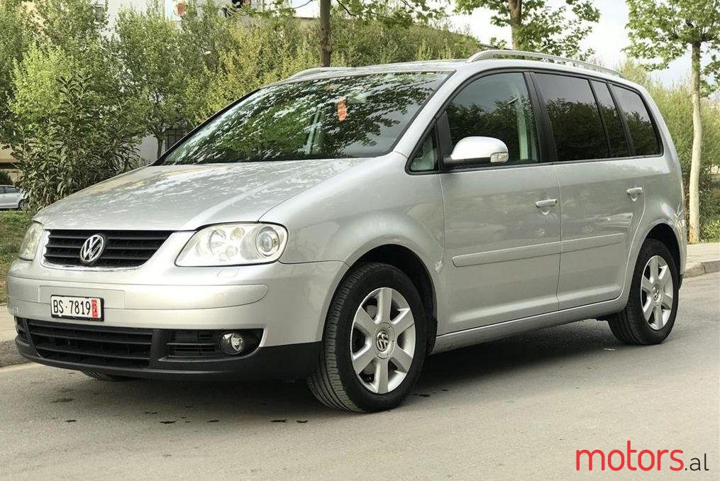 2005' Volkswagen Touran photo #1