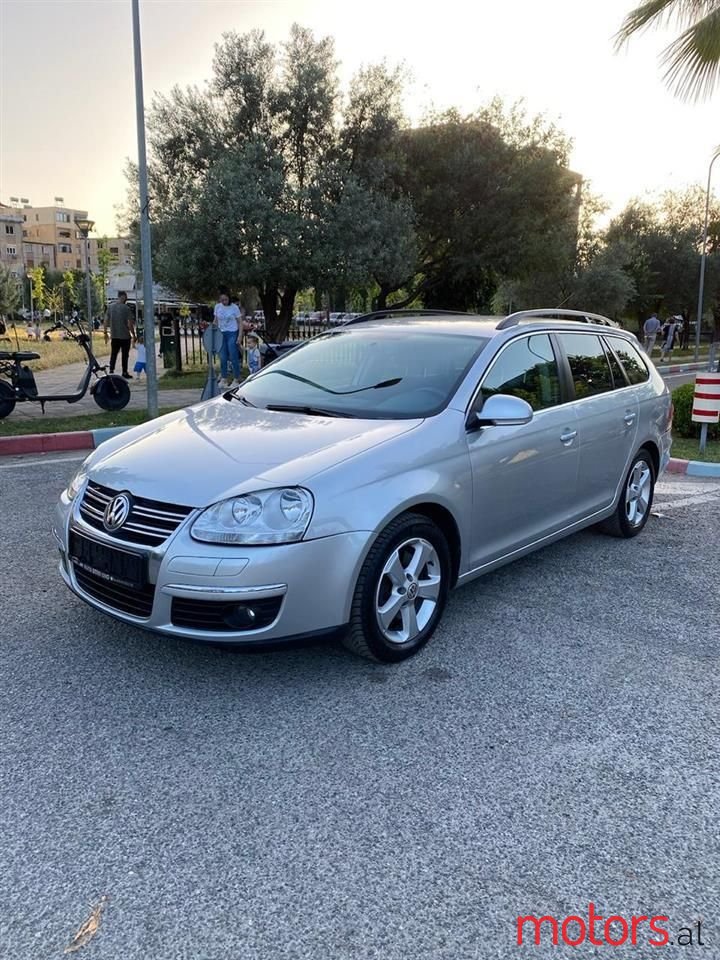 2009' Volkswagen Golf photo #1