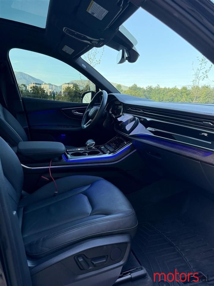 2021' Audi Q7 photo #5