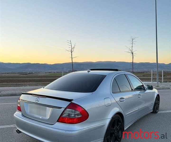 2008' Mercedes-Benz E 230 photo #4