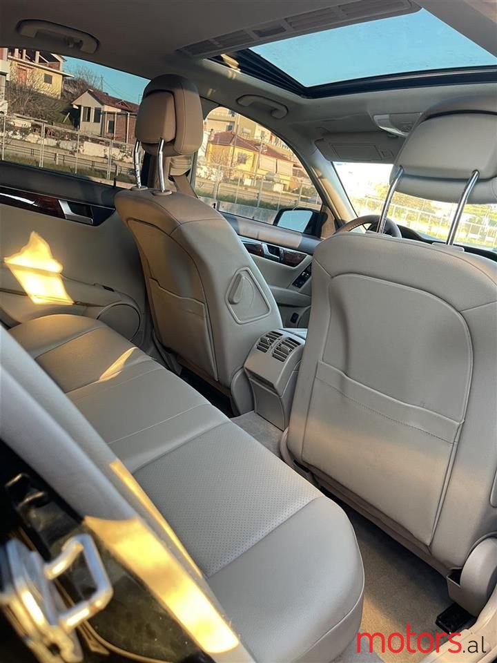 2012' Mercedes-Benz C 300 photo #4