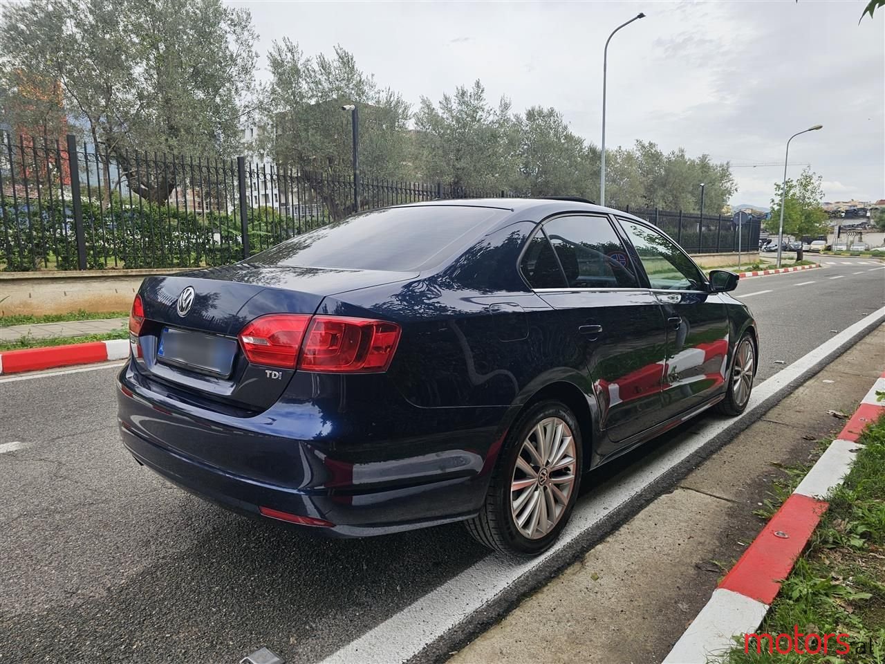 2014' Volkswagen Jetta photo #3