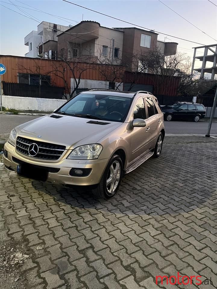 2007' Mercedes-Benz 320 photo #4