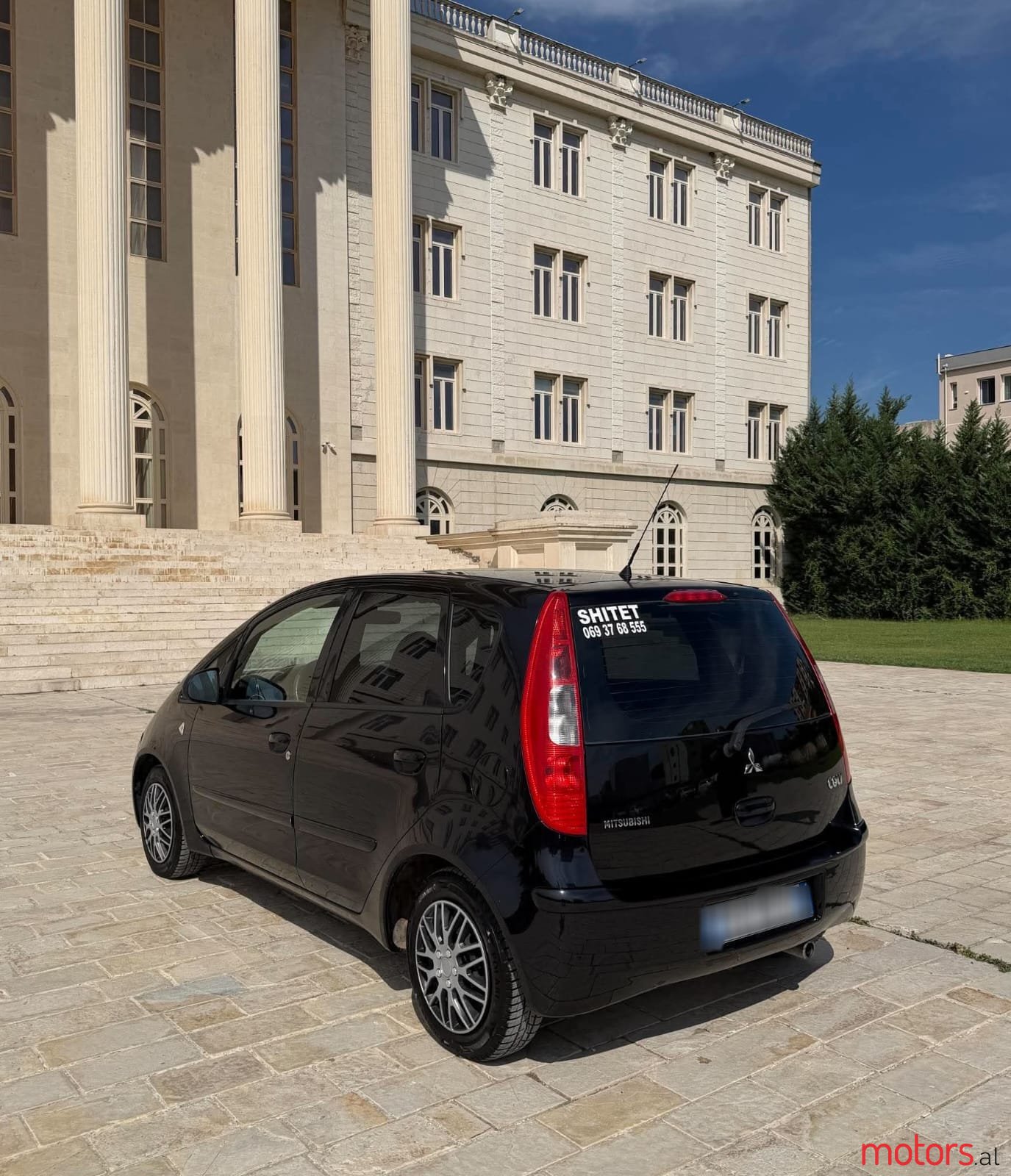 2010' Mitsubishi Colt photo #1